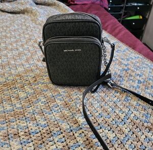 Michael Kors Black Jet Set Travel Medium Crossbody